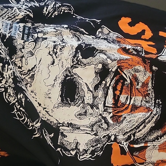 NWT Texas Chainsaw Massacre Tee XL - Picture 3 of 6